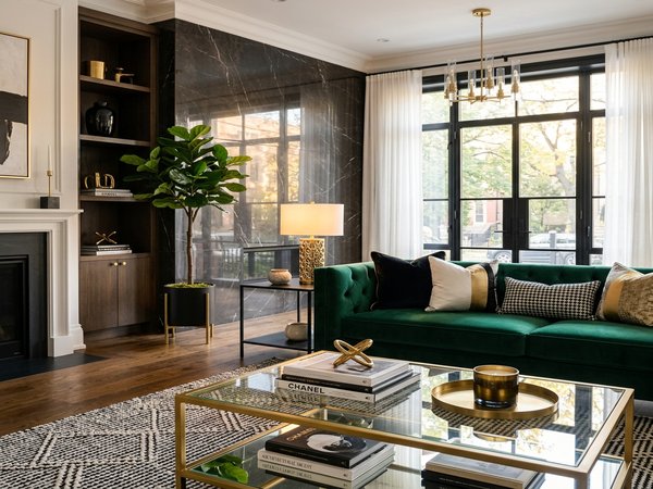 Phòng khách Art Deco lộng lẫy với nội thất nhung và kim loại
